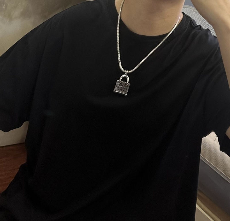 chr1st1an D10r necklaces